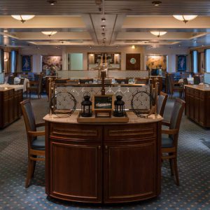 The restaurant of the hotelship MS Cezanne