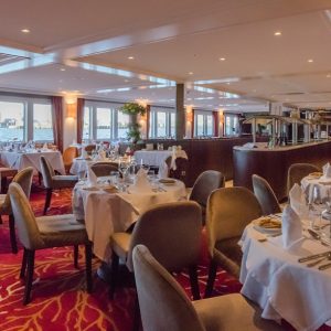 The restaurant of a hotelship