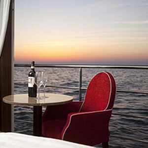 Hotelship-William-Shakespeare-window